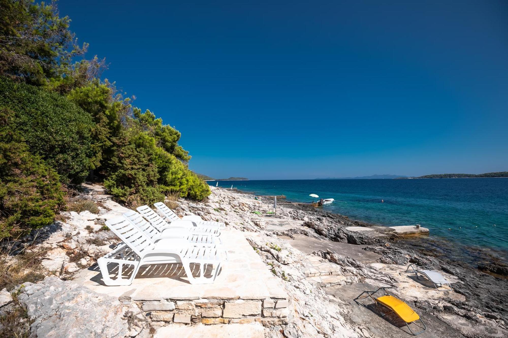 Apartments By The Sea Cove Nova, Korcula - 11353 Vela Luka Ngoại thất bức ảnh